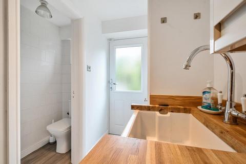 52 Long Row, Horsforth, Leeds, LS18 5AA