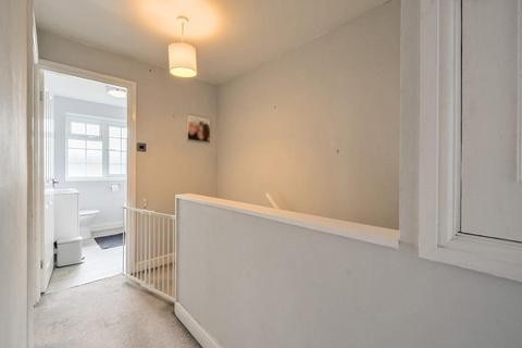 52 Long Row, Horsforth, Leeds, LS18 5AA