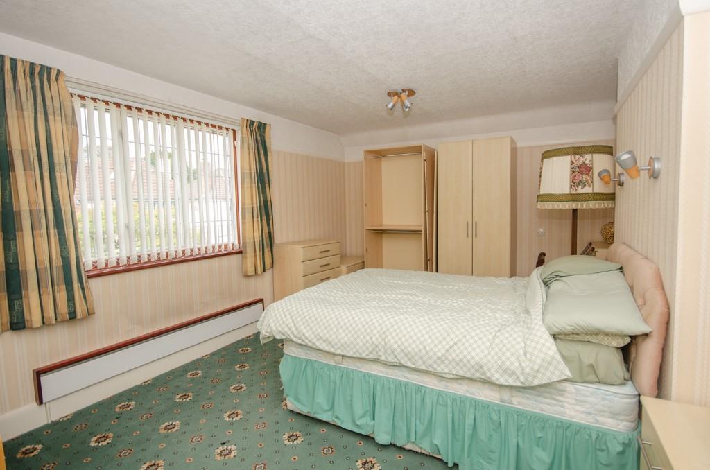 Bedroom 1.jpg