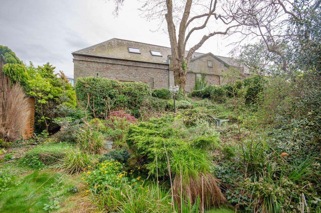 Rear garden pic 2.jpg