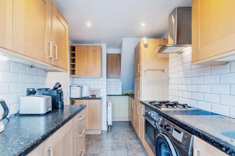 11 Cliffe Park Chase, Leeds, LS12 4XQ