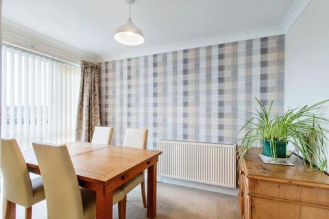 11 Cliffe Park Chase, Leeds, LS12 4XQ