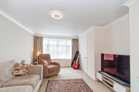 11 Cliffe Park Chase, Leeds, LS12 4XQ