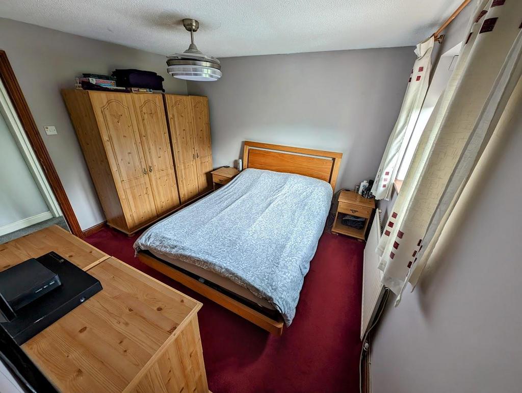 Bed 1a.jpg