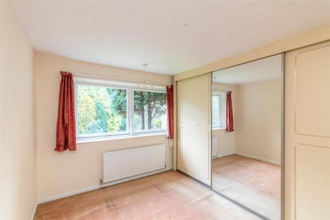 5 Five Trees Drive, Sheffield, S17 3LX