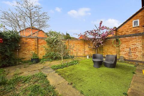 1 Campion Close, Denham, Uxbridge, UB9 5BX