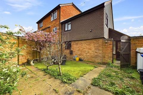 1 Campion Close, Denham, Uxbridge, UB9 5BX