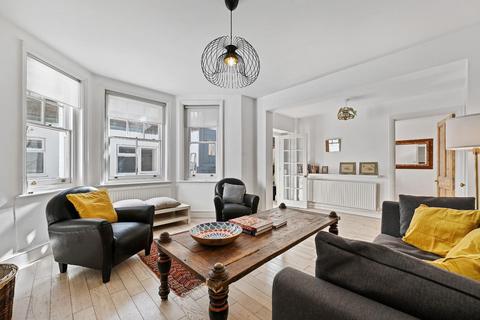 62c Addison Gardens, London, W14 0DP