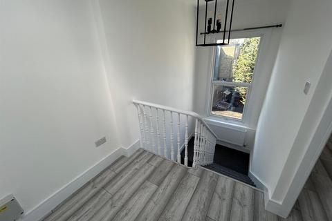 1 bedroom flat to rent, Beaconsfield Terrace Road, London