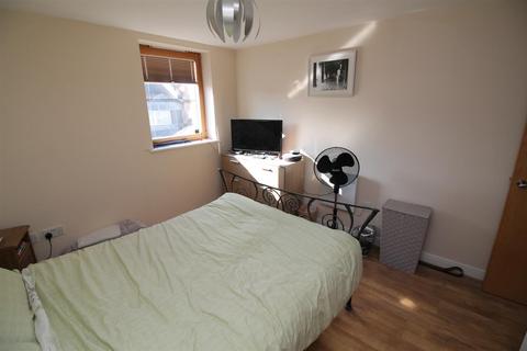 2 bedroom flat to rent, BPC01621 The Beacon, Knightstone Causeway, Weston-Super-Mare, BS23