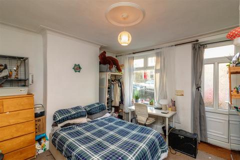 13 Coombe Road, Sheffield, S10 1FF