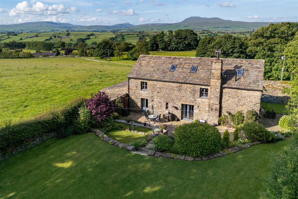 Crow Trees Barn &amp; Ingleborough