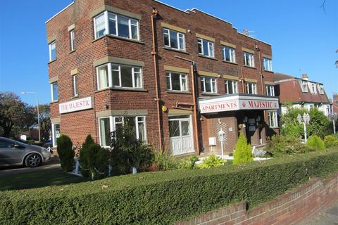 2 bedroom flat to rent, Northstead Manor Drive, Scarborough