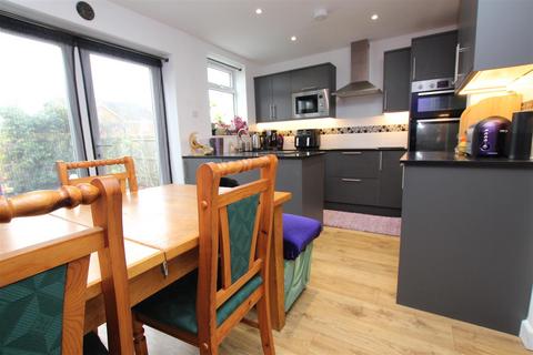 10 Burns Close, Eastleigh, SO50 5DU