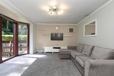 39 Grove Road, Totley, Sheffield, S17 4DJ