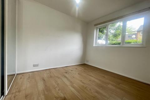 1 bedroom flat to rent, Cygnet Close, Neasden