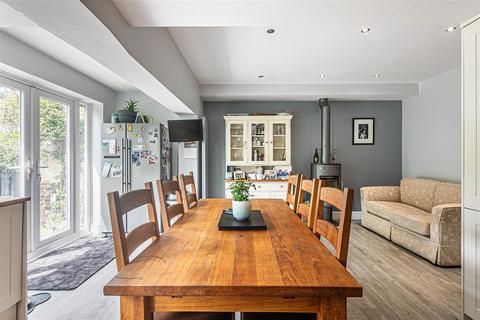 21 Causeway Head Road, Sheffield, S17 3DR