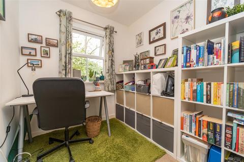 1 Gartmore Close, Manchester, M22 4ZN