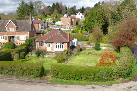 3 bedroom detached bungalow for sale, Glen Road, Burton Joyce, Nottingham