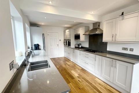 29 Tintern Close, Sutton Coldfield, B74 2EL