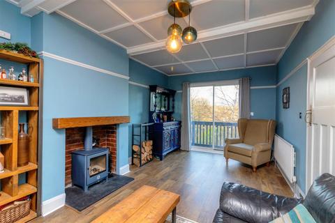 40 The Grove, Sheffield, S17 4AS