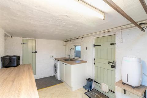 40 The Grove, Sheffield, S17 4AS