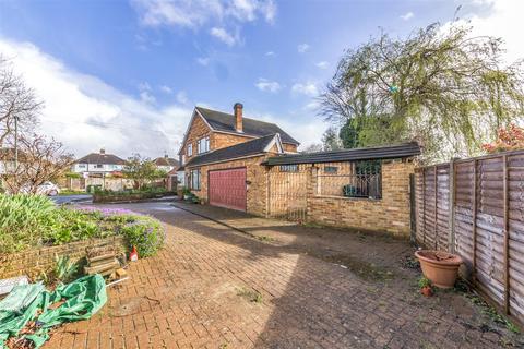 3 bedroom house for sale, Knightsbridge Crescent, Staines-Upon-Thames TW18