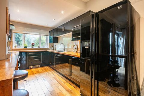 83 Brooklands Crescent, Sheffield, S10 4GF