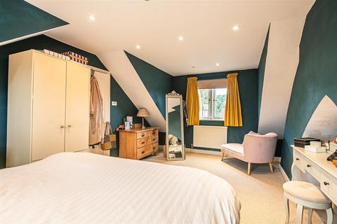 83 Brooklands Crescent, Sheffield, S10 4GF