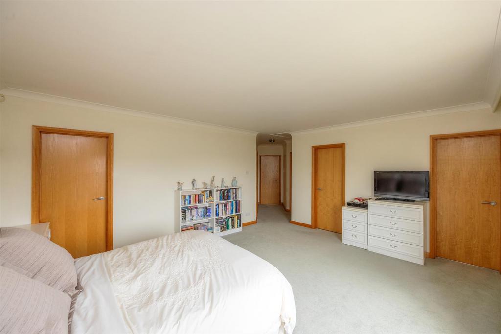 0 J0 A2567.jpg