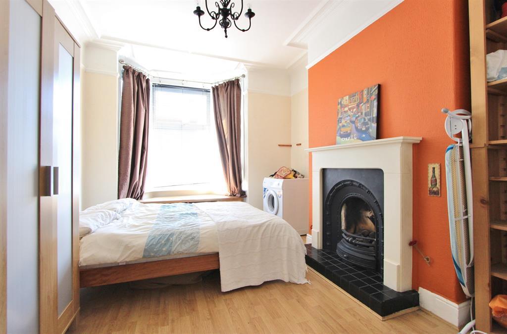 Hunter Hill Road, Sheffield, S11 8UE 4 bed terraced house £386 pcm (£