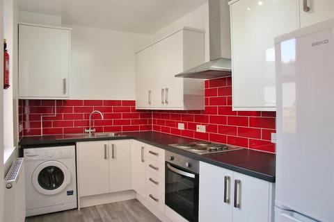 3 bedroom terraced house to rent, Hunter House Road, Sheffield, S11 8TU