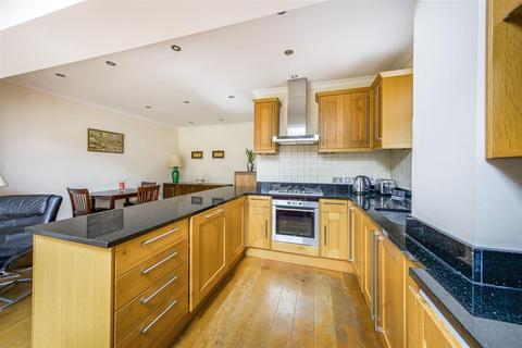 3 bedroom semi-detached house for sale, Chudleigh Road, Twickenham