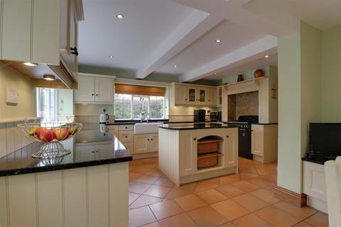 4 bedroom detached house for sale, Dunnocksfold Road, Alsager