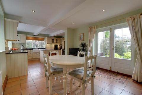 4 bedroom detached house for sale, Dunnocksfold Road, Alsager