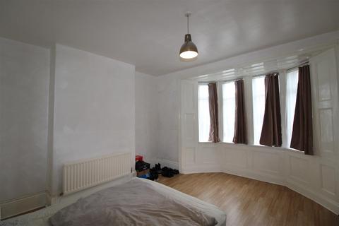 2 bedroom apartment for sale, Byker Terrace, Walker, Newcastle Upon Tyne