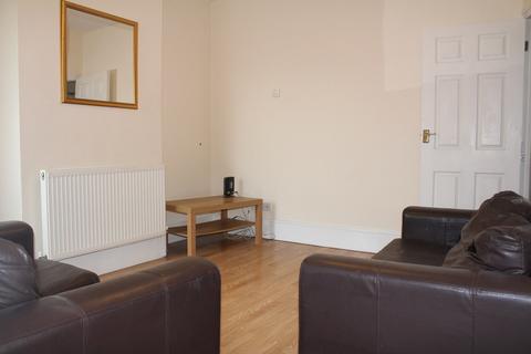 3 bedroom end of terrace house to rent, St Georges Road, Gillingham ME7