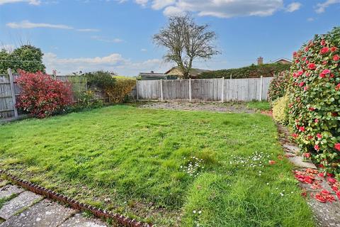 24 Chedgrave Road, Lowestoft, NR33 9DZ