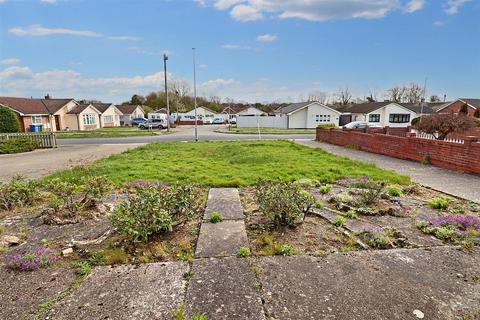 24 Chedgrave Road, Lowestoft, NR33 9DZ