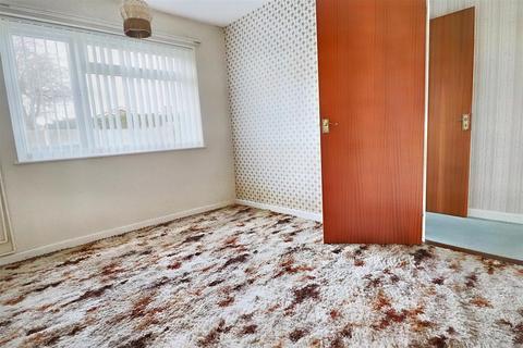 24 Chedgrave Road, Lowestoft, NR33 9DZ