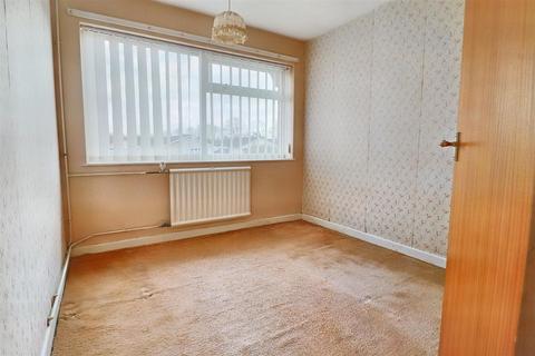 24 Chedgrave Road, Lowestoft, NR33 9DZ