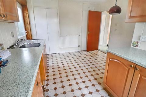 24 Chedgrave Road, Lowestoft, NR33 9DZ