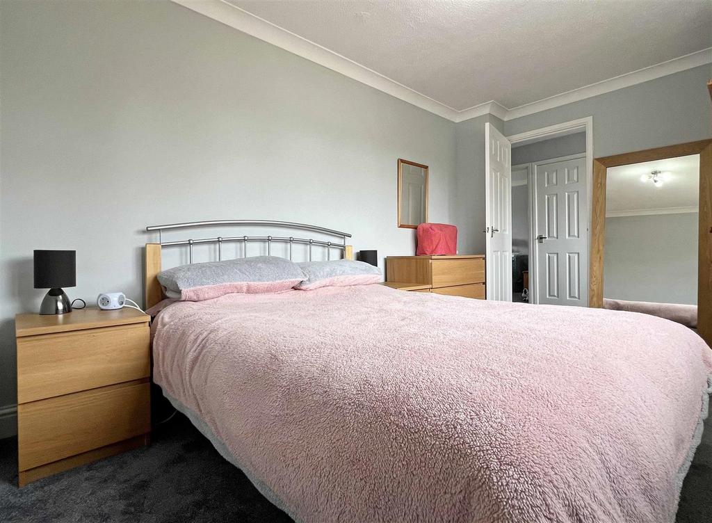 Bed 3b.jpg