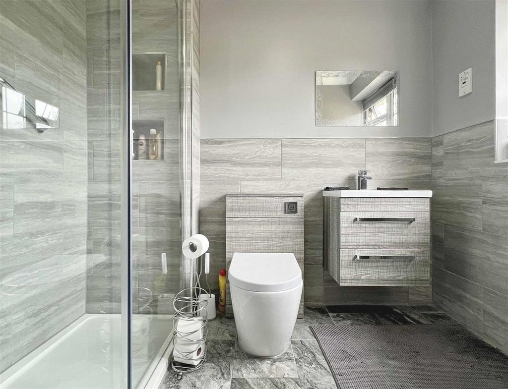 Shower Room.jpg