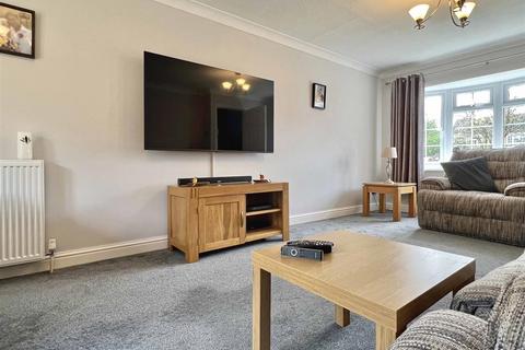 3 Coniston Close, Great Notley, Braintree, CM77 7UJ