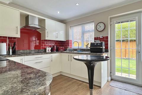 3 Coniston Close, Great Notley, Braintree, CM77 7UJ