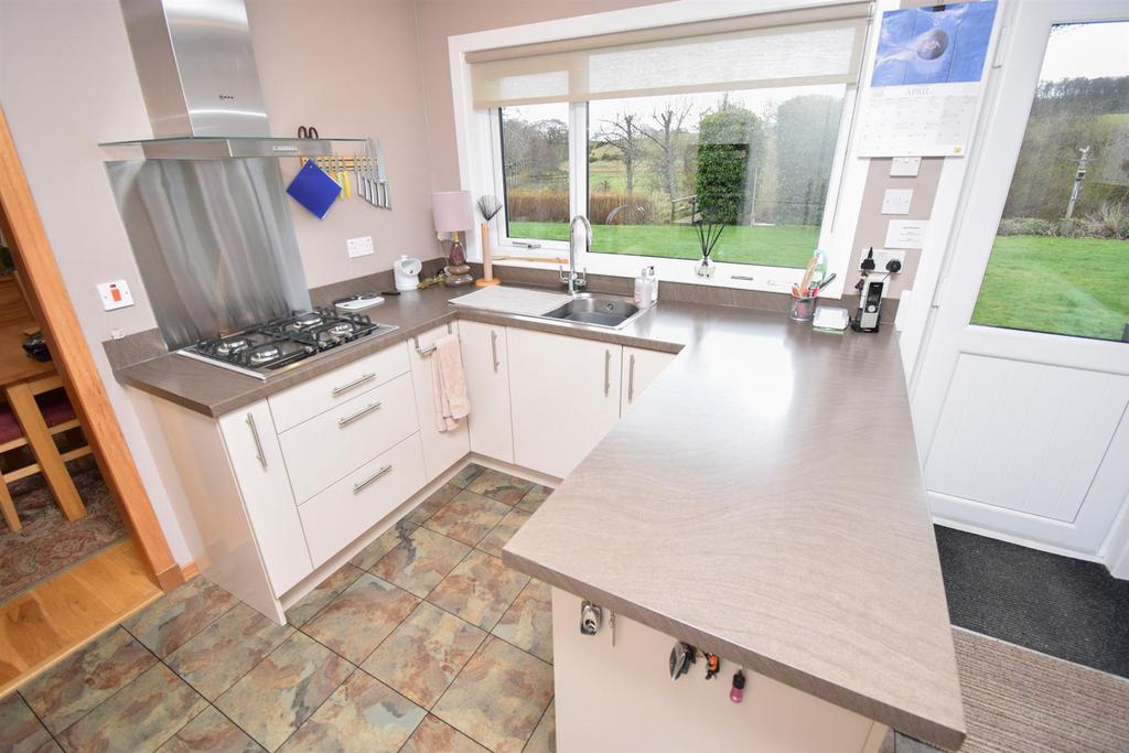 KITCHEN-2.jpg