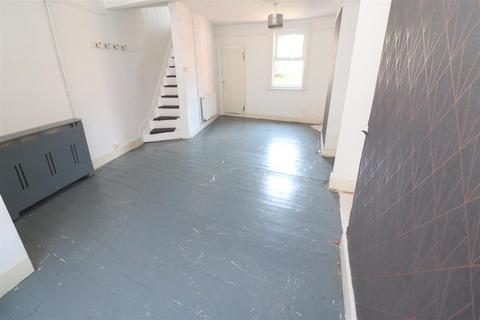 3 bedroom terraced house for sale, Moor Road, Rushden NN10