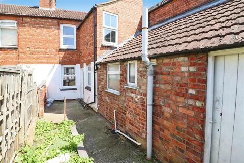 3 bedroom terraced house for sale, Moor Road, Rushden NN10