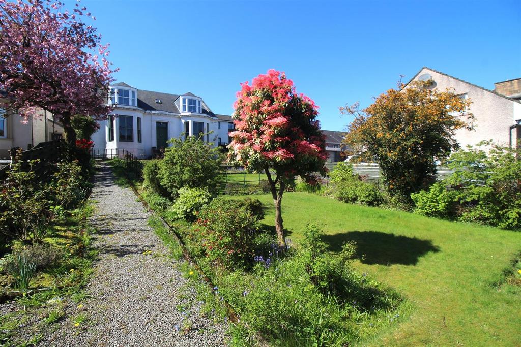 Newton Street, Greenock 3 bed flat for sale £150,000